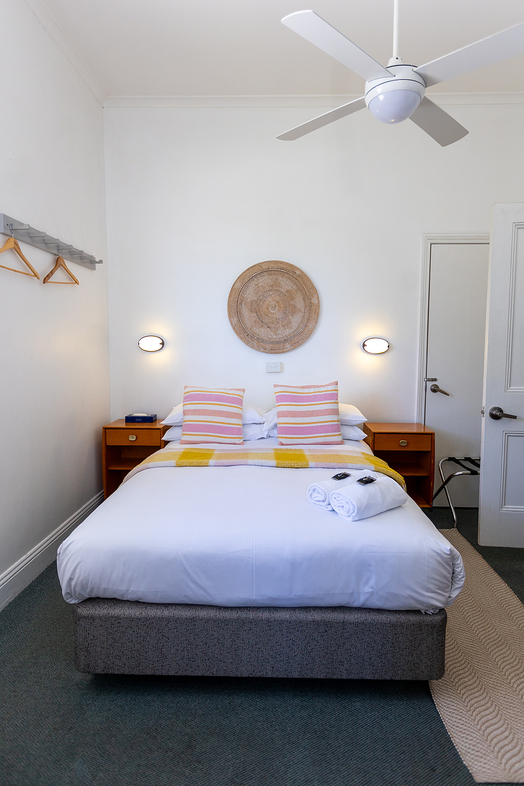 Queen Room 16